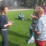 Stefanie in gesprek met bezoekers